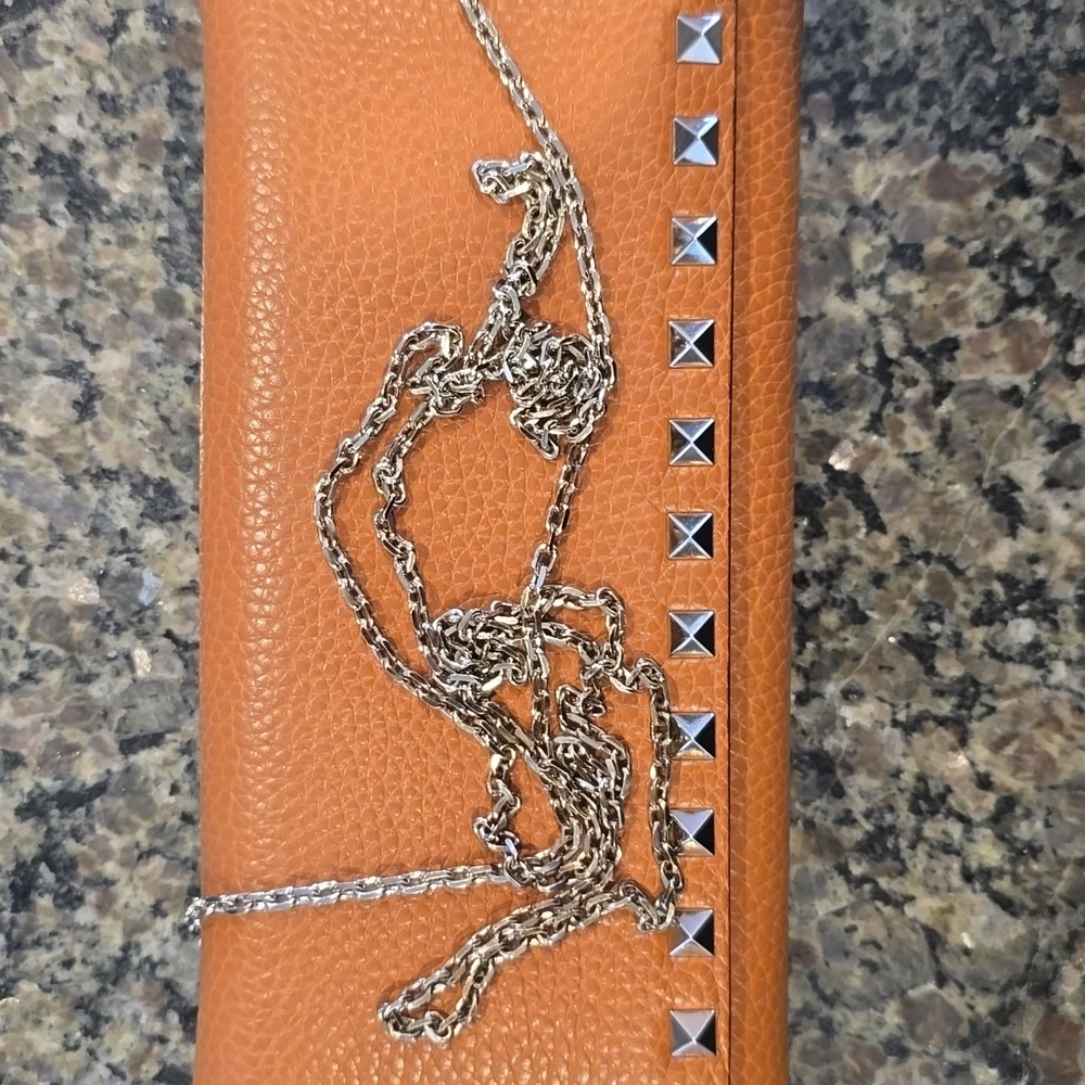 Valentino Garavani Rock Stud Continental Wallet On Chain - Picture 13 of 16